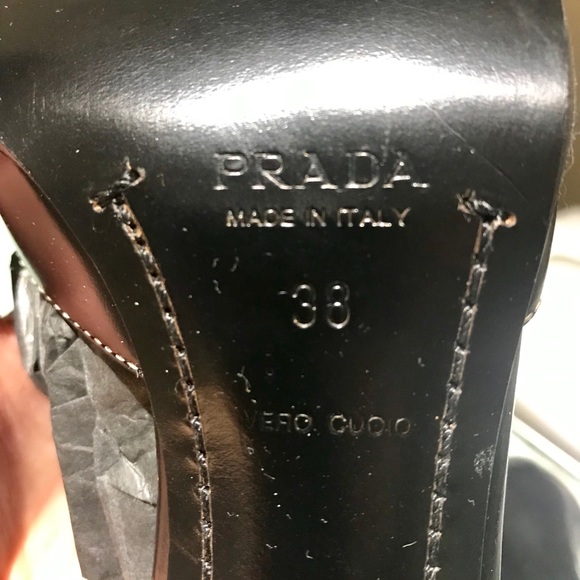 Prada, Authentic - Picture 6 of 6